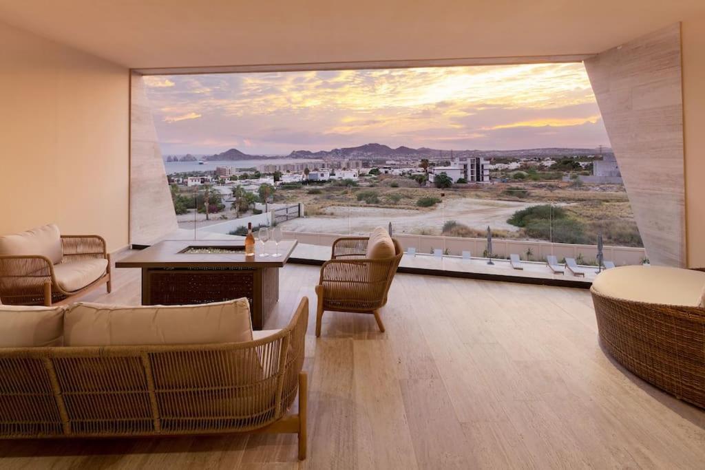 Luxurious Ocean View Apartment