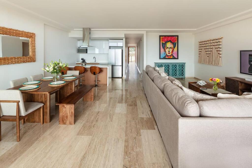 Luxurious Ocean View Apartment