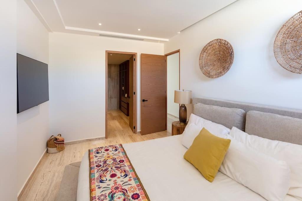 Luxurious Ocean View Apartment
