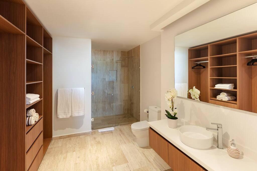 Luxurious Ocean View Apartment