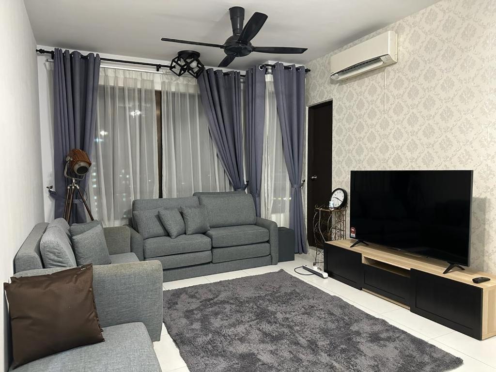Kyra The Heights Residence Condo Ayer Keroh Melaka WiFi, Netflix & Pool photo 1