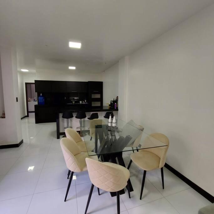 departamento con piscina y áreas sociales