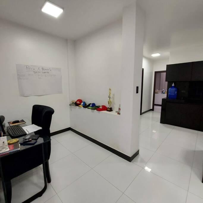 departamento con piscina y áreas sociales