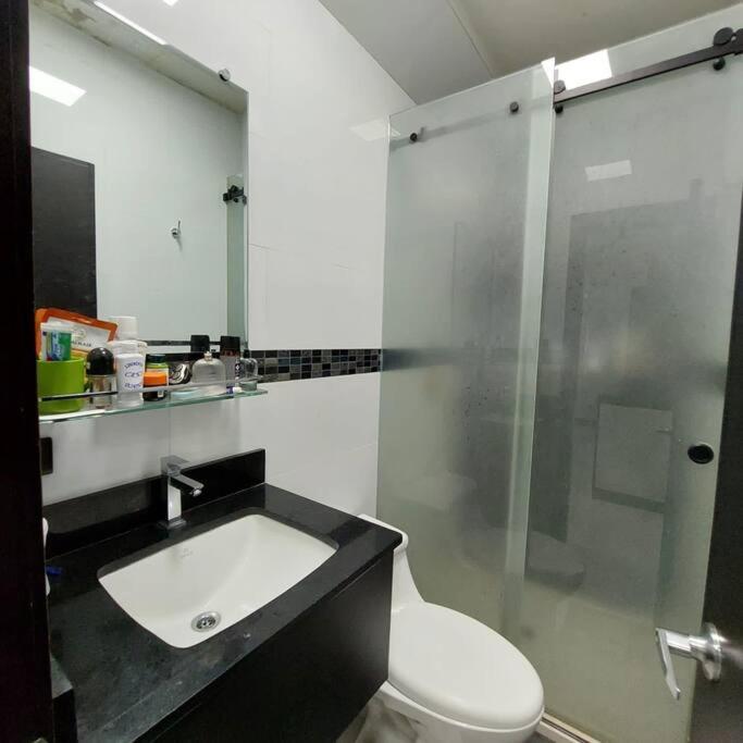 departamento con piscina y áreas sociales