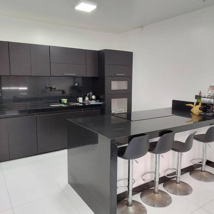 departamento con piscina y áreas sociales