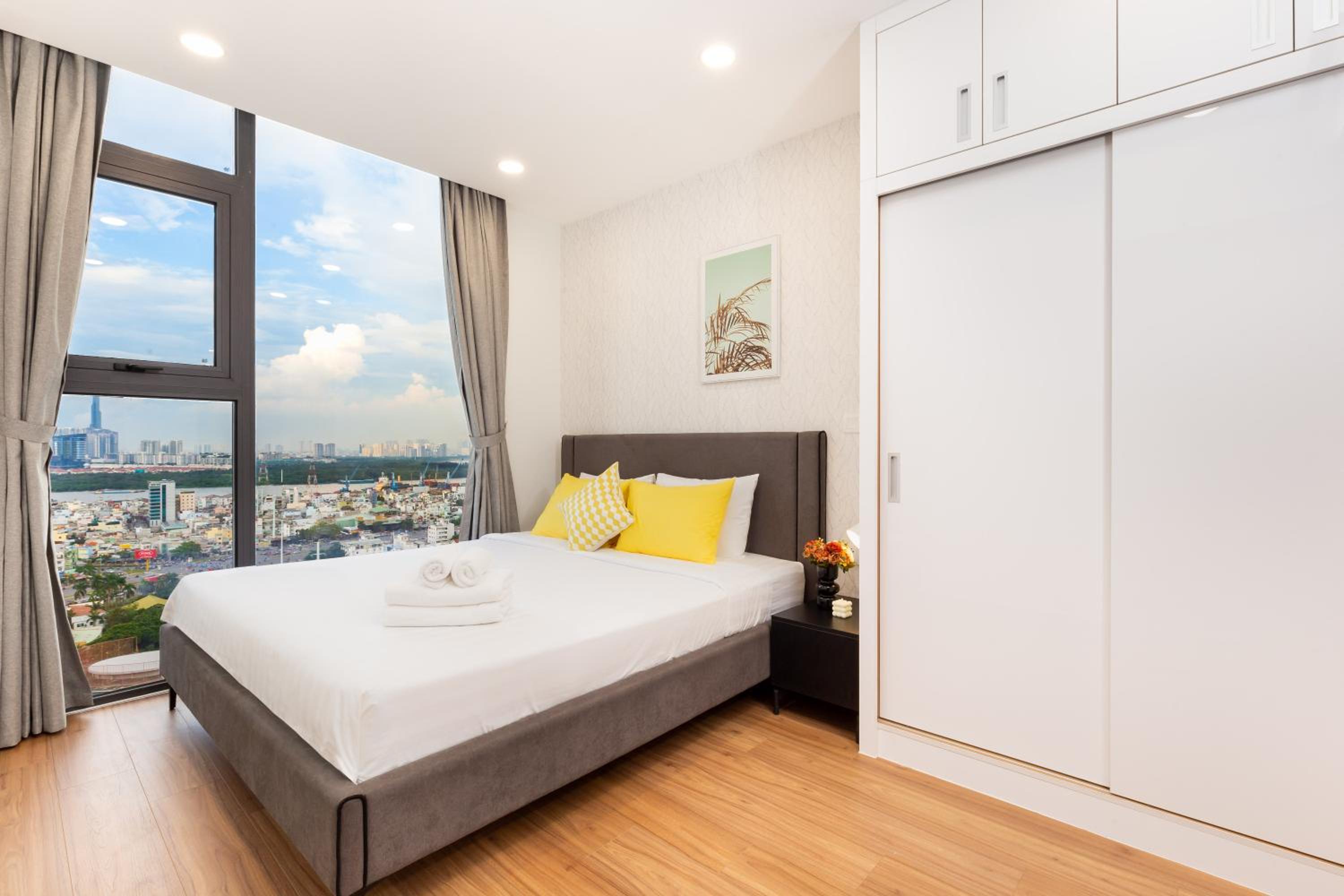 Eco Green SaiGon Apt - Amazing view - Free Pool & Gym