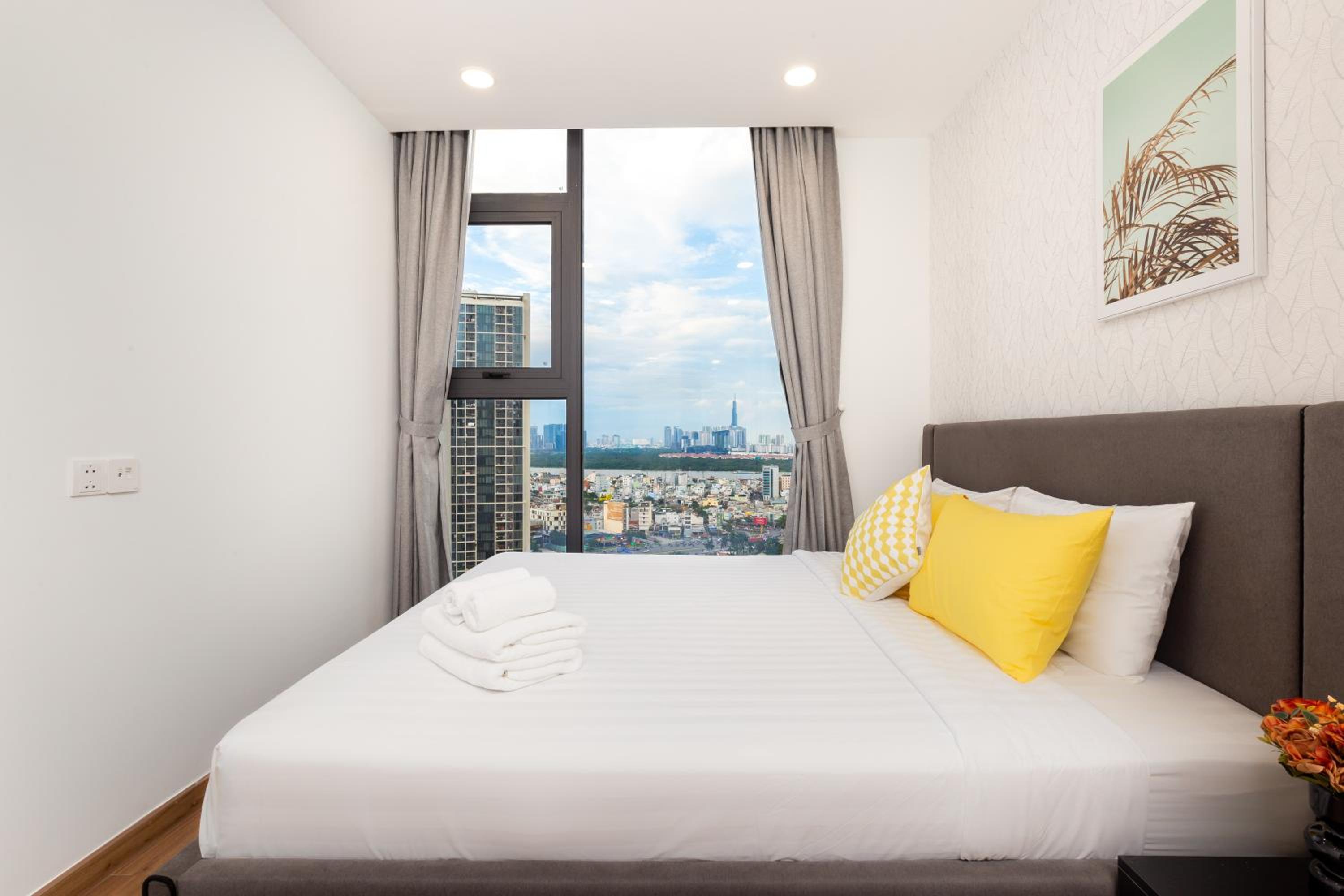 Eco Green SaiGon Apt - Amazing view - Free Pool & Gym