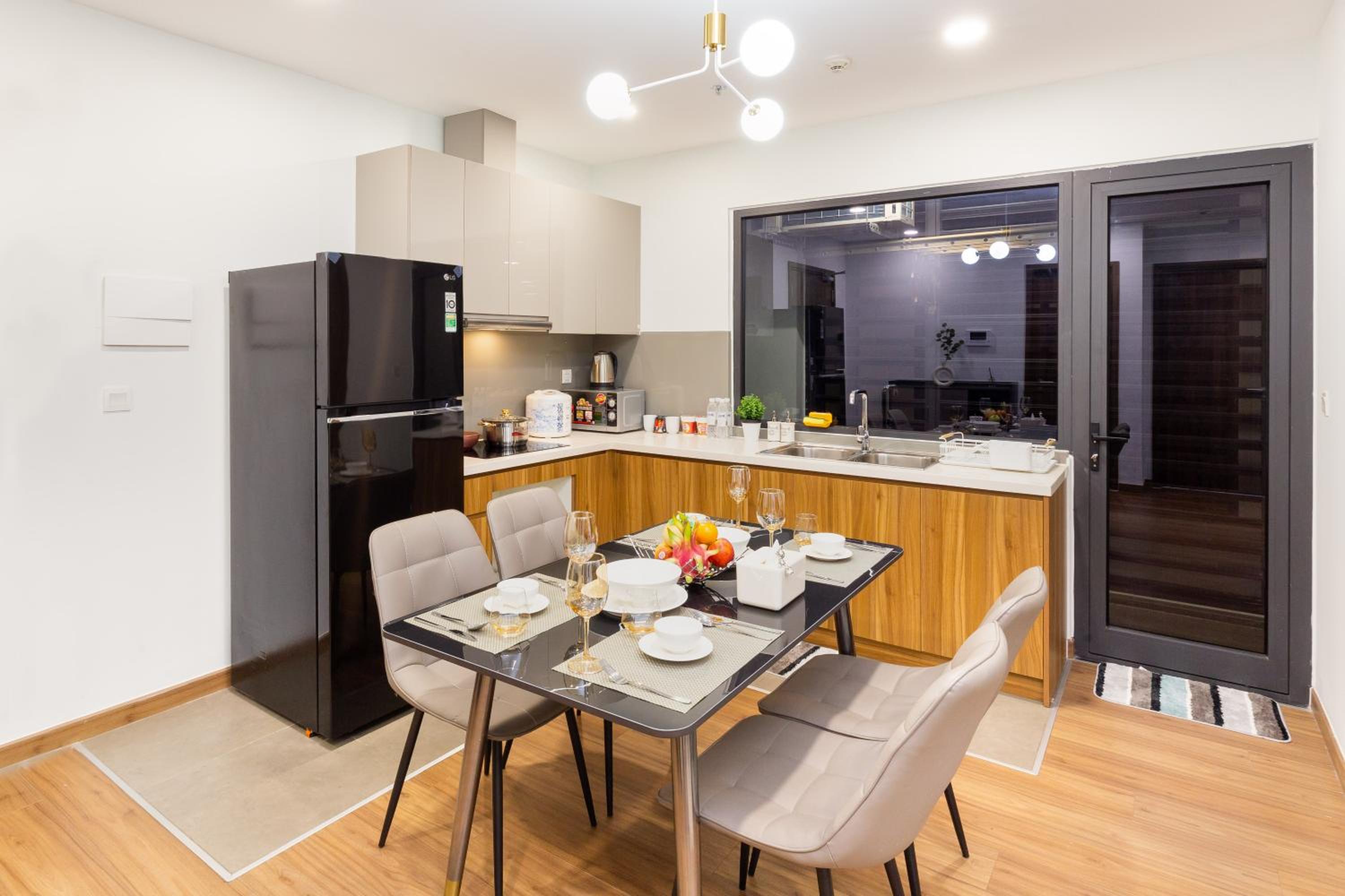 Eco Green SaiGon Apt - Amazing view - Free Pool & Gym