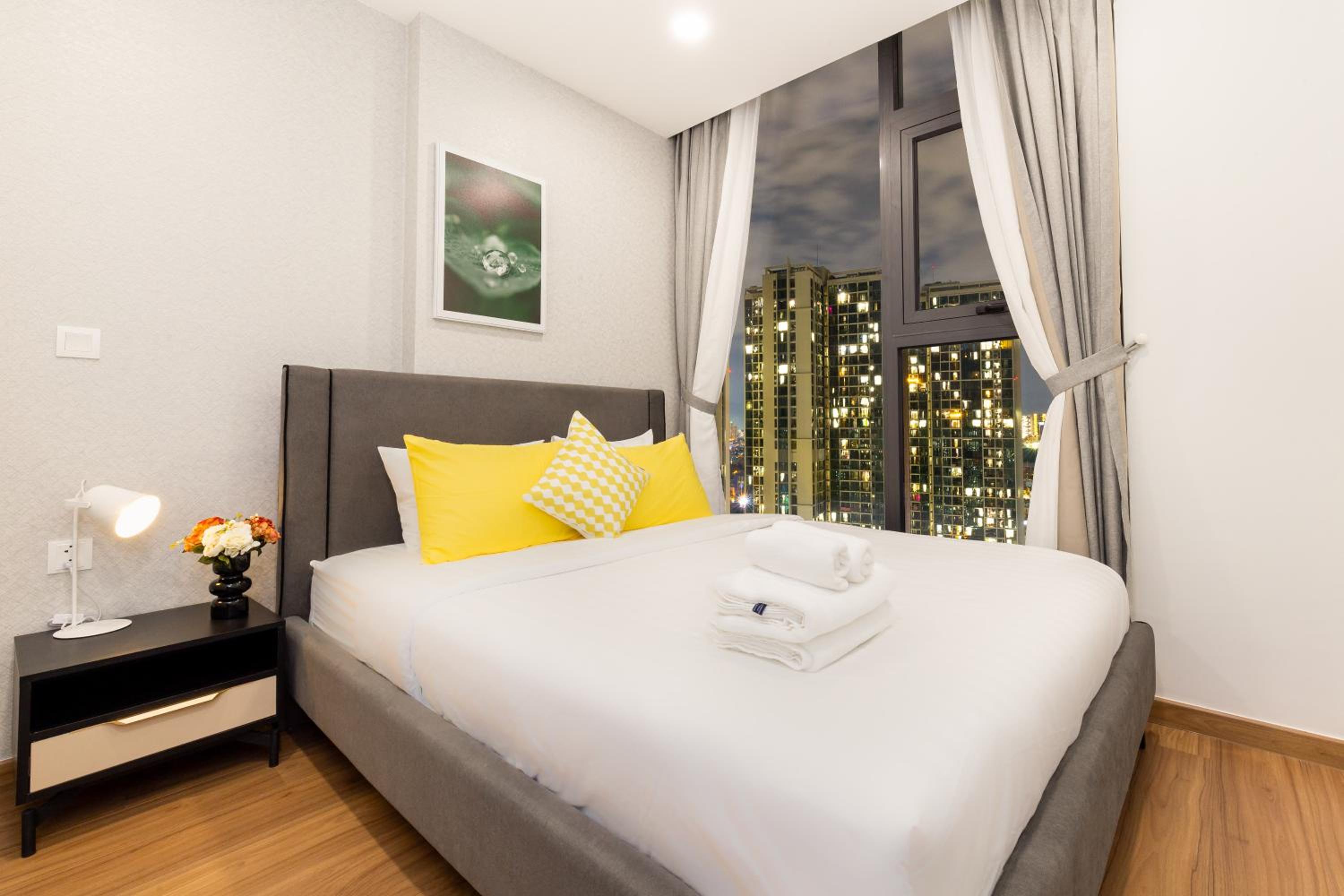 Eco Green SaiGon Apt - Amazing view - Free Pool & Gym