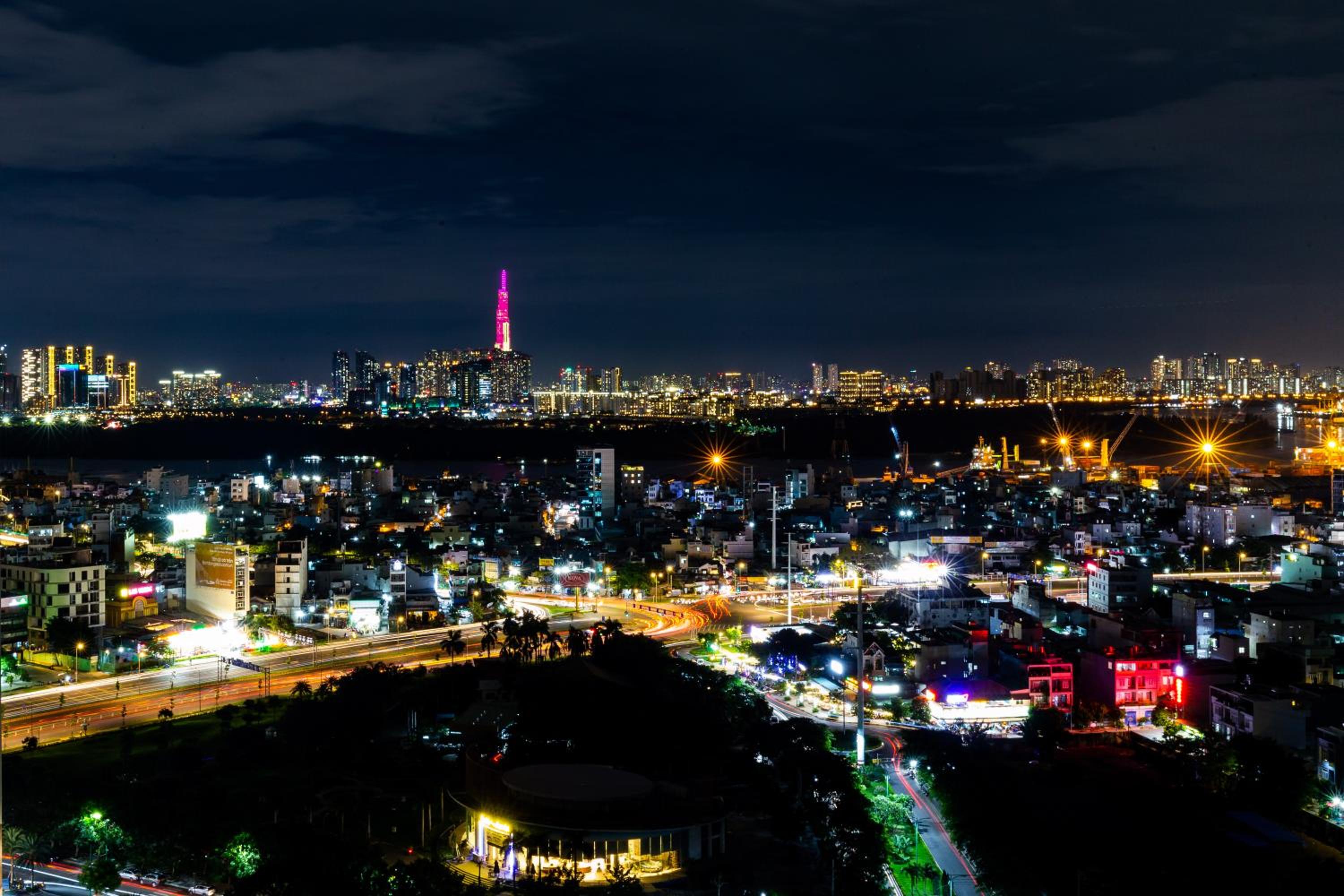 Eco Green SaiGon Apt - Amazing view - Free Pool & Gym
