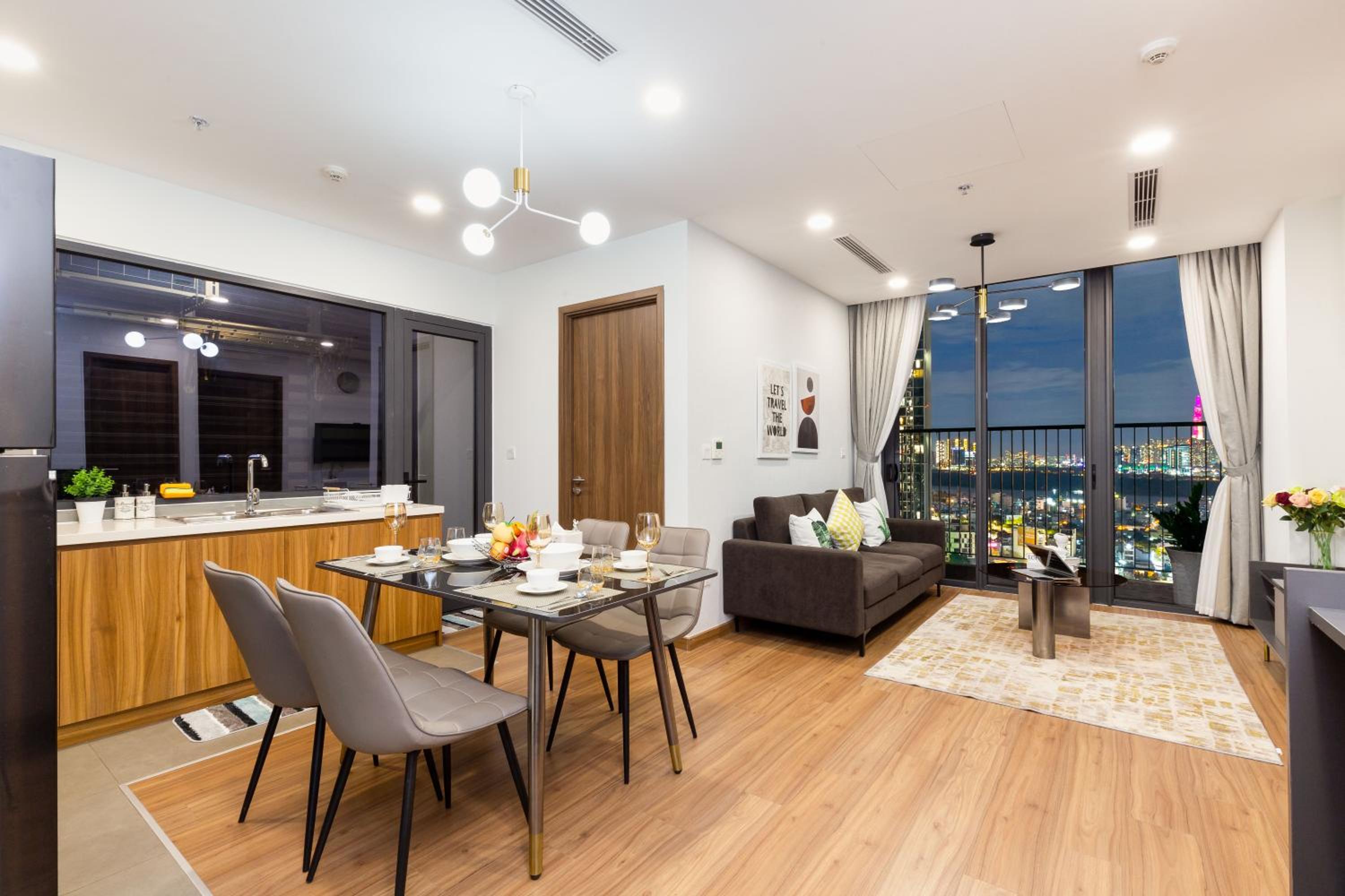 Eco Green SaiGon Apt - Amazing view - Free Pool & Gym