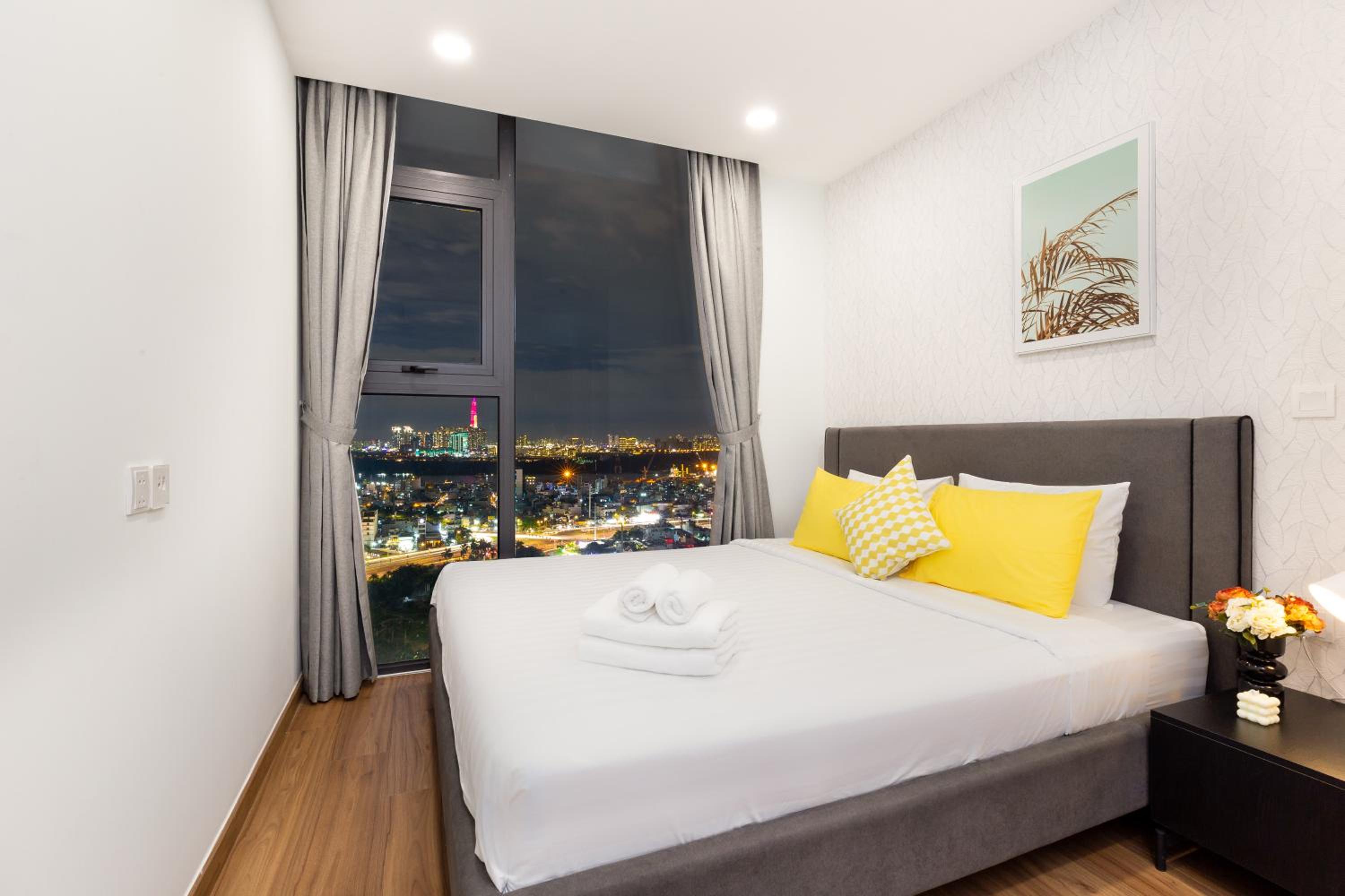 Eco Green SaiGon Apt - Amazing view - Free Pool & Gym