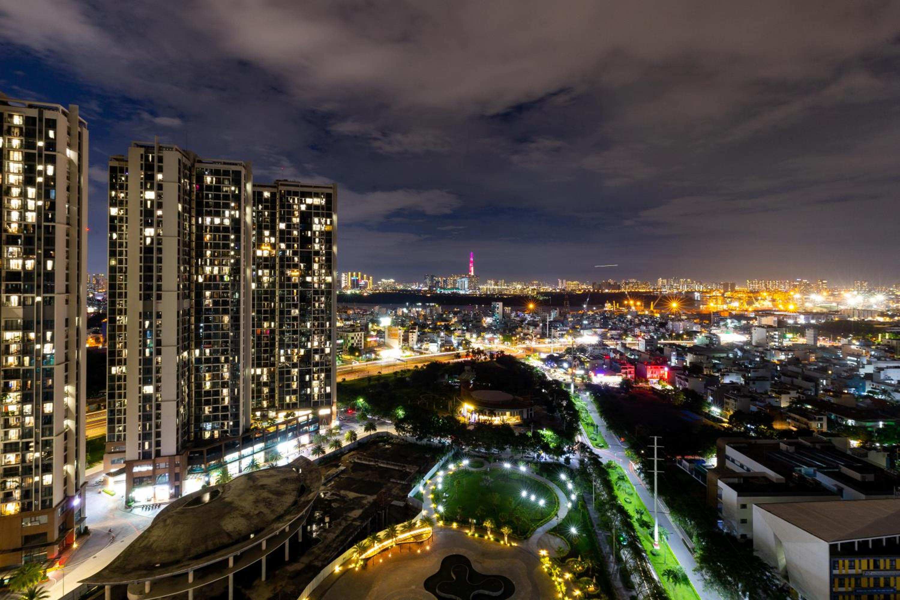 Eco Green SaiGon Apt - Amazing view - Free Pool & Gym