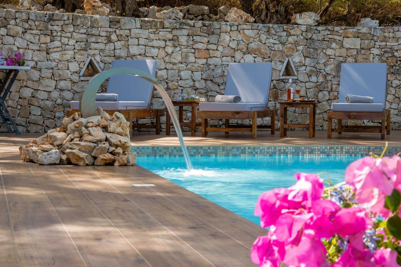 Vasia's Artistsvillas photo 4