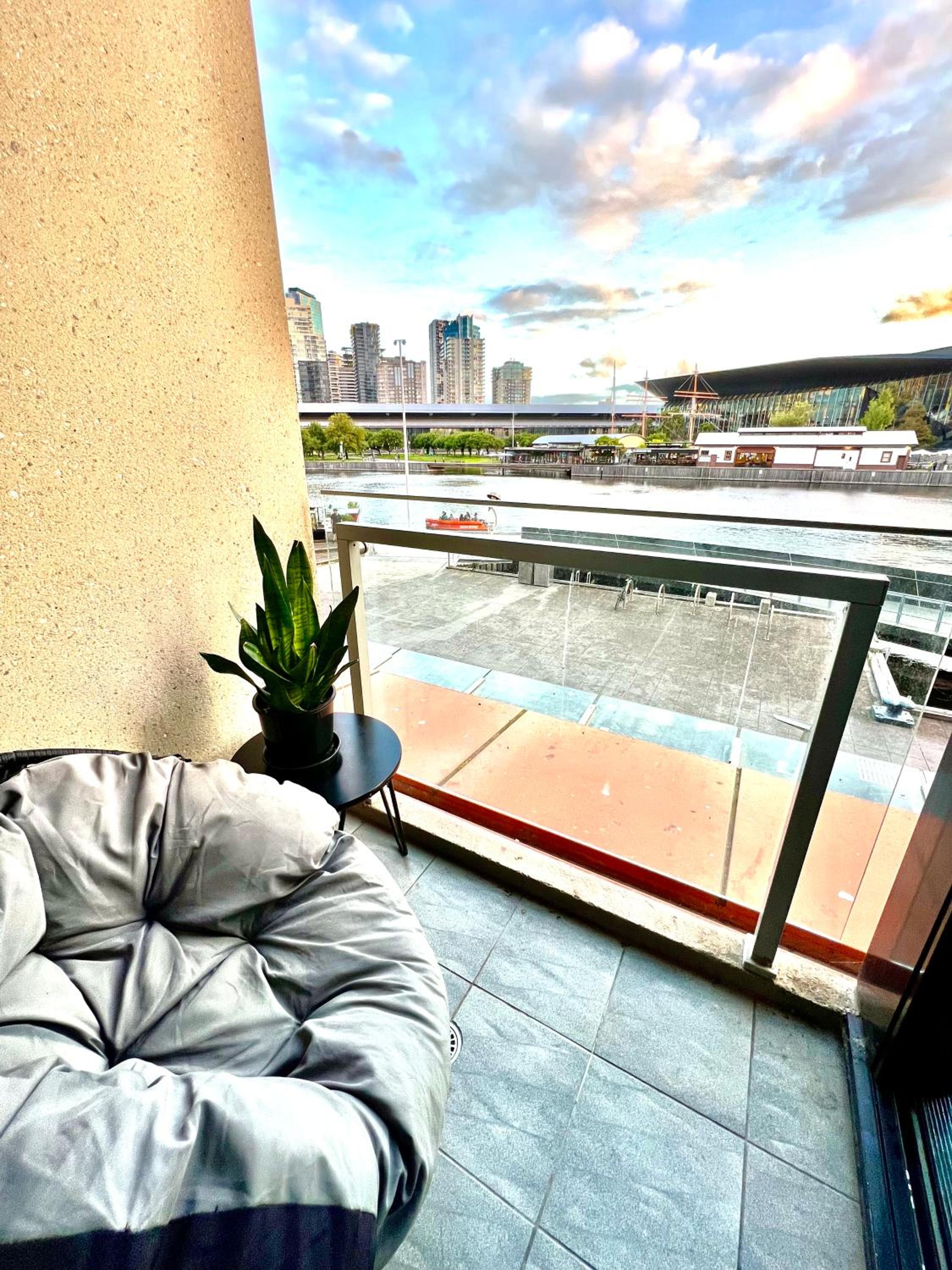 Luxurious Apartment in the heart of Docklands
