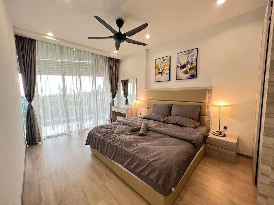 Encorp Marina, 2 Bedroom, 6pax, Same Floor with Indoor Infinity Pool photo 6