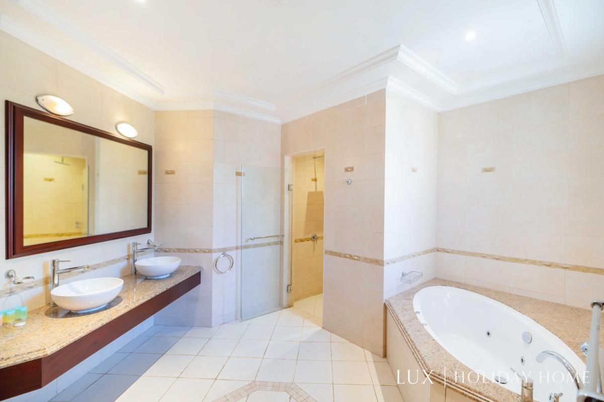LUX - The Ocean Pearl Villa