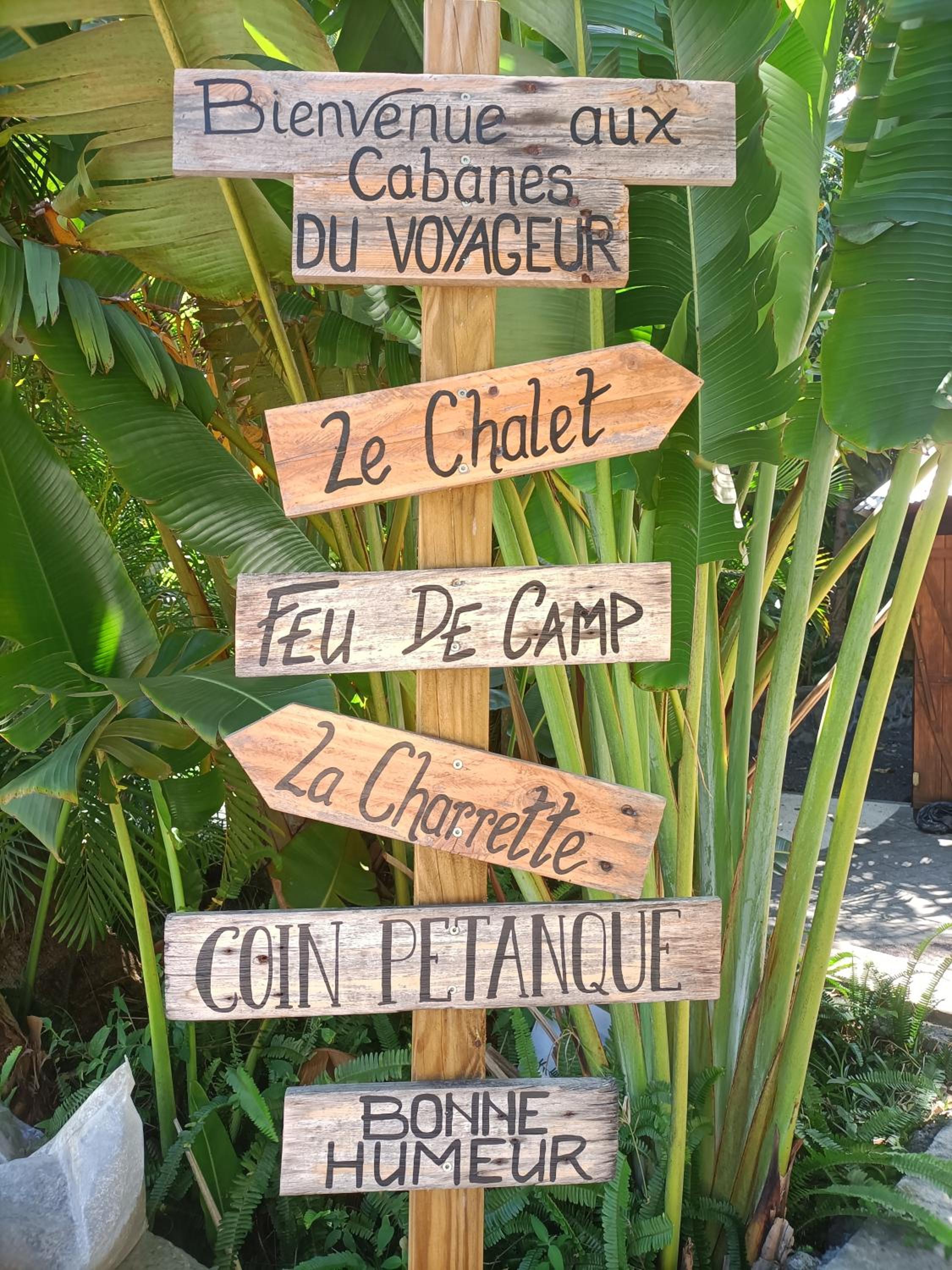Les Cabanes du Voyageur view 2