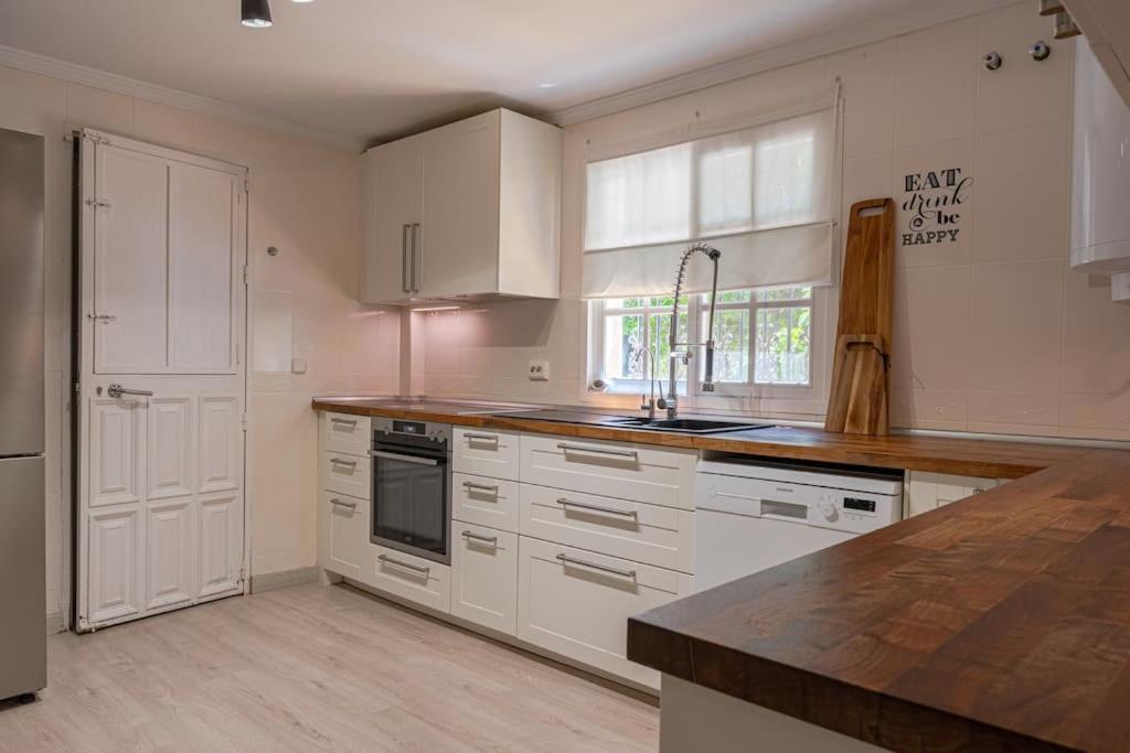Lovely holiday residence - delicious pool and Padel - 6 bedrooms