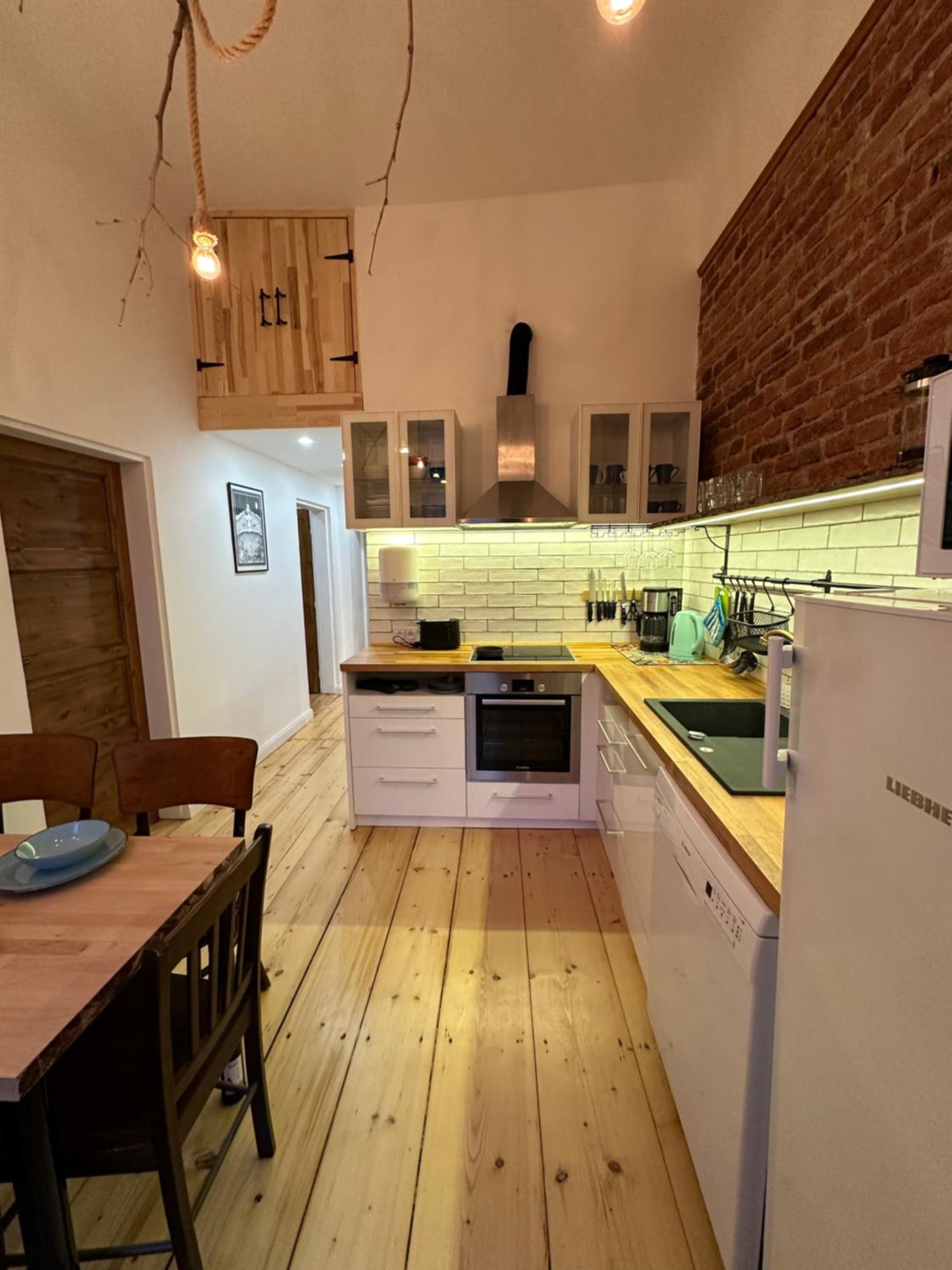 Cozy New Loft Apartment