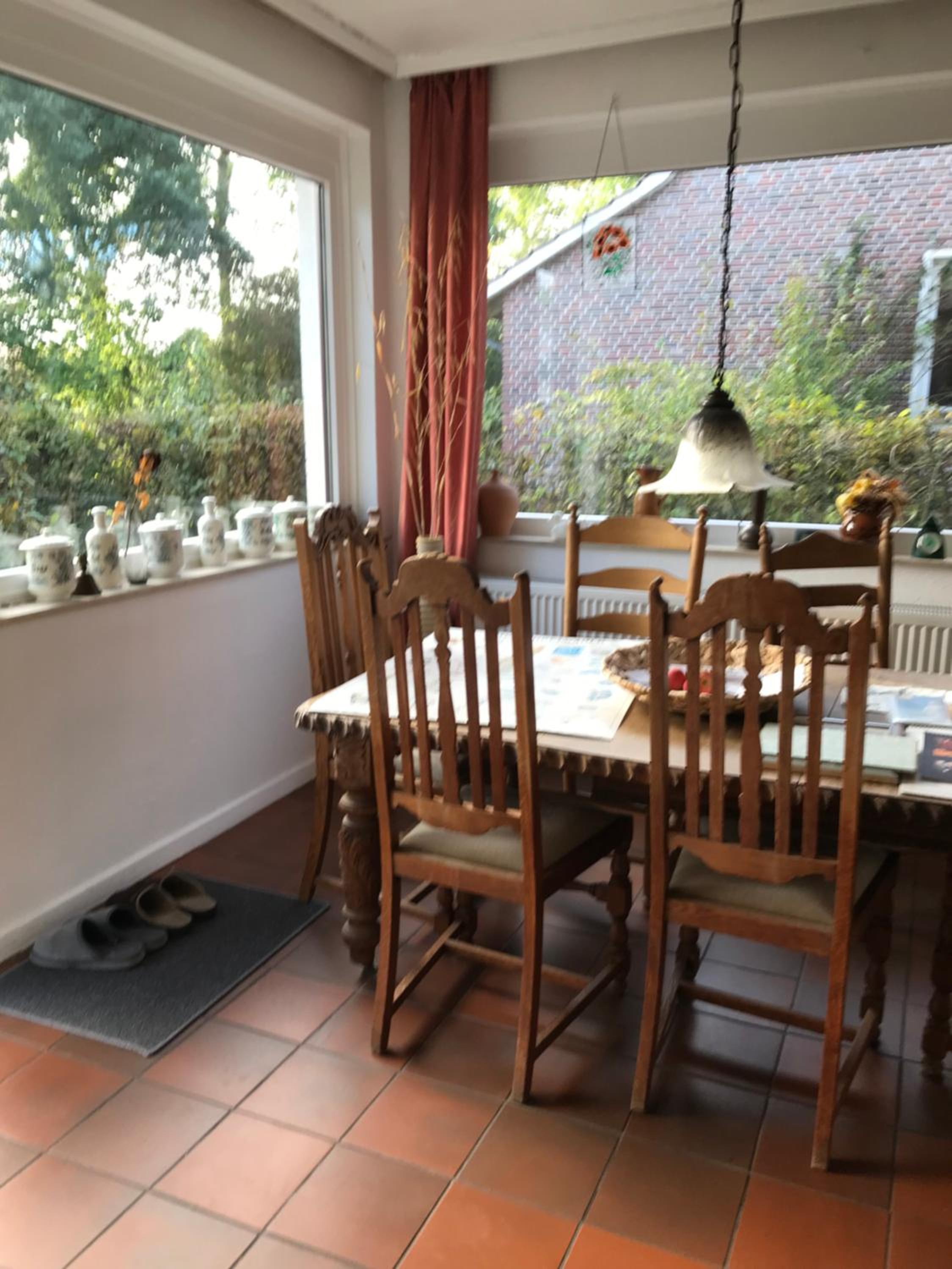 FeWo Aurich Zentrum EG 3 Schlafzimmer und FeWo OG 4 Schlafzimmer