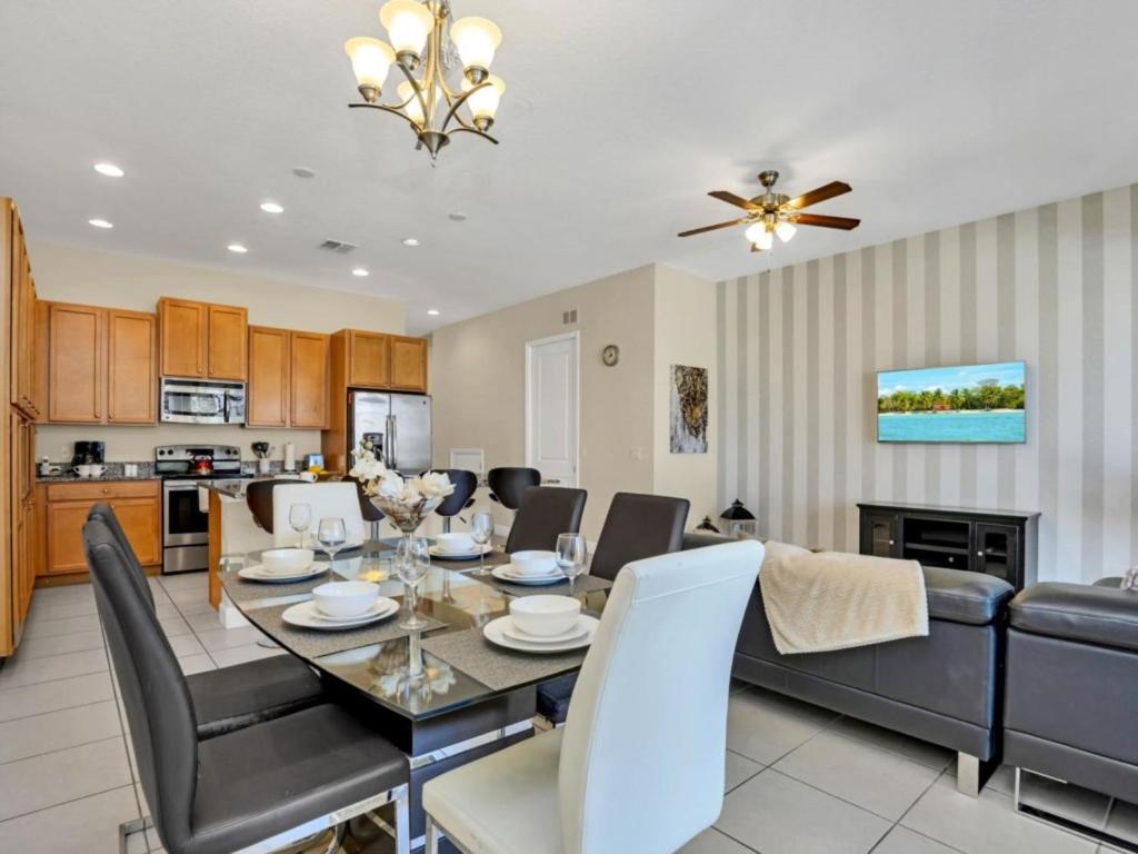 4 Bed Pool Home On Resort Community Near Disney! view 3