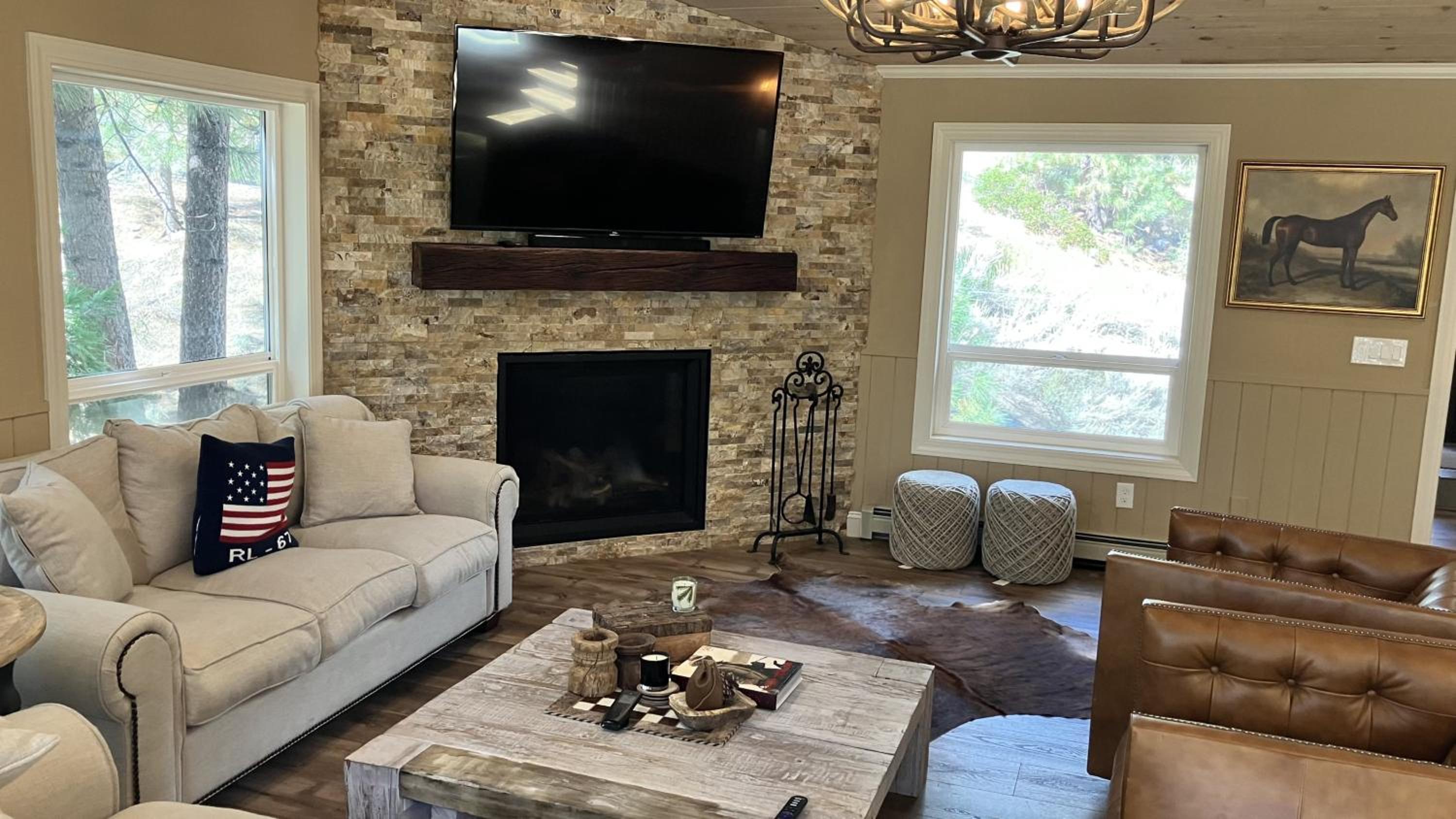 Newly Remodeled 5 Bedroom Home With Hot Tub view 5