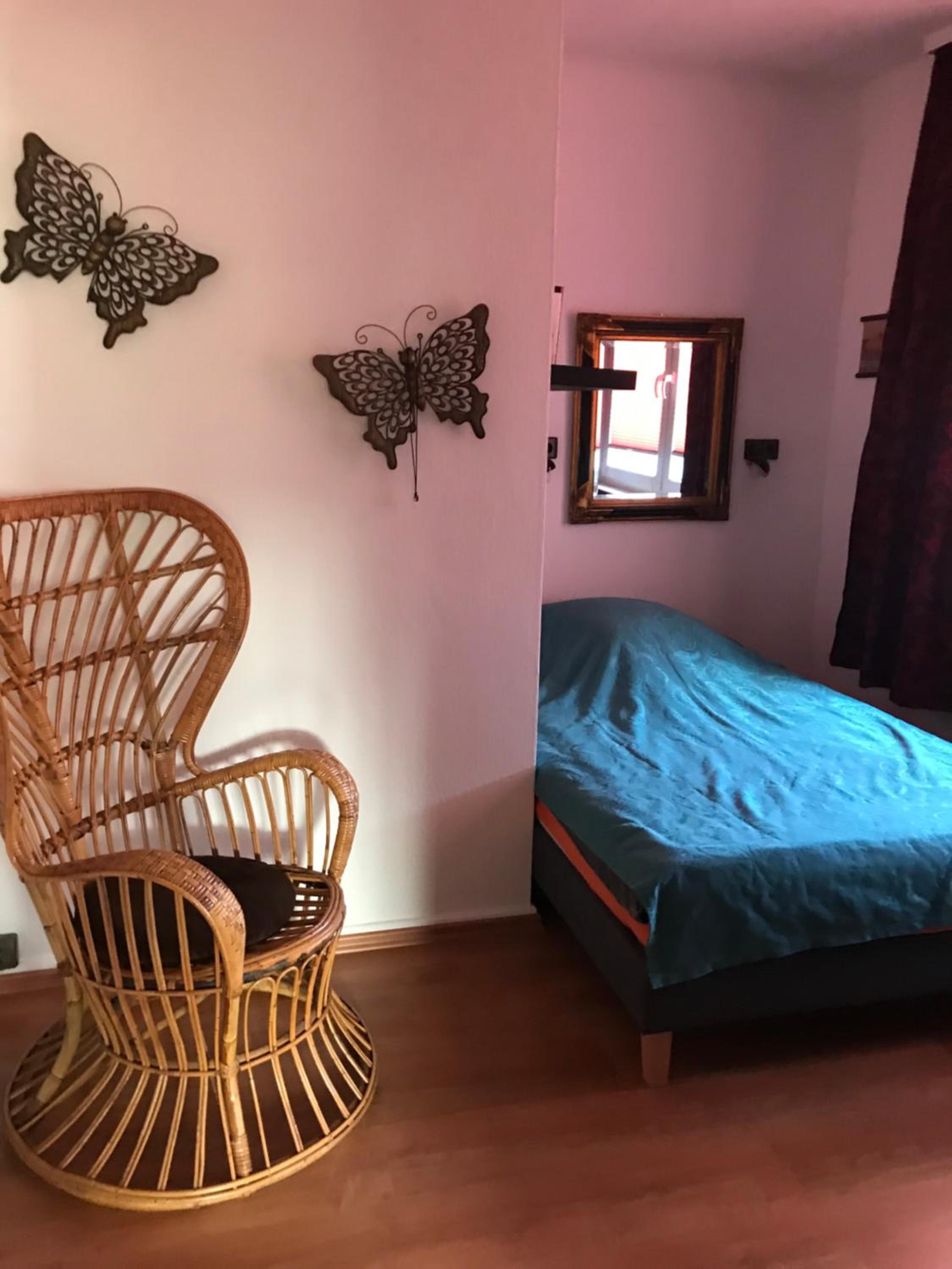 FeWo Aurich Zentrum EG 3 Schlafzimmer und FeWo OG 4 Schlafzimmer