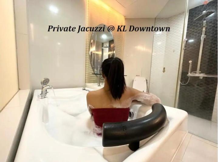 Private Jacuzzi Suite - Pertama Residency