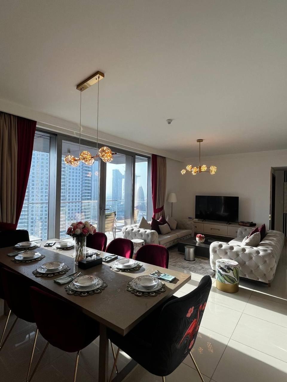 Burj Khalifa view, 3 Bedroom Apartment in Boulevard Point, Connected to Dubai Mall