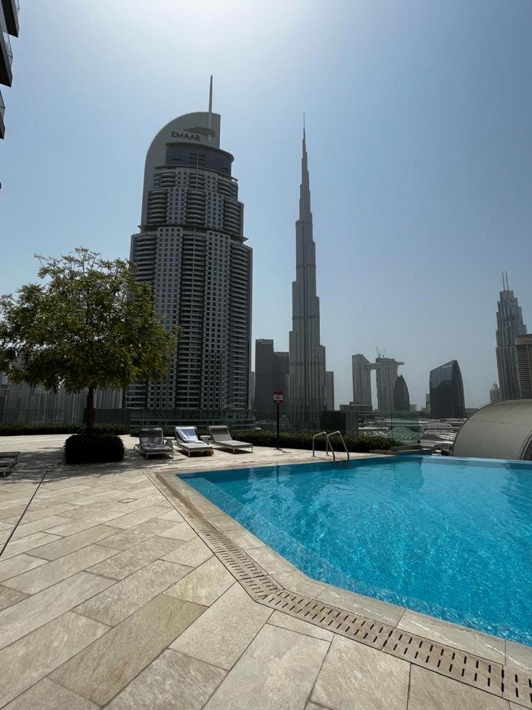 Burj Khalifa view, 3 Bedroom Apartment in Boulevard Point, Connected to Dubai Mall