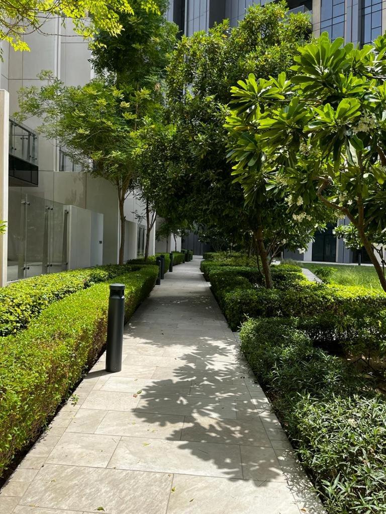 Burj Khalifa view, 3 Bedroom Apartment in Boulevard Point, Connected to Dubai Mall