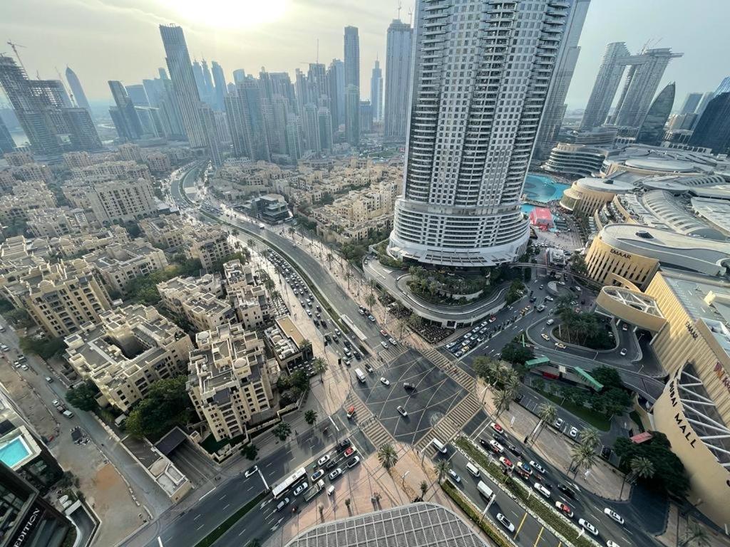 Burj Khalifa view, 3 Bedroom Apartment in Boulevard Point, Connected to Dubai Mall