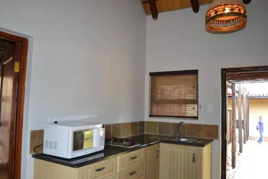 Zebula Golf and Wildlife Estate - Moonlit Sky 10 pax - Moi Signature Luxury villa view 2