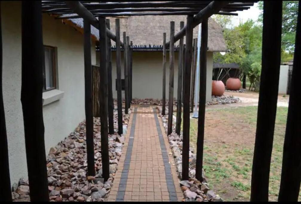 Zebula Golf and Wildlife Estate - Moonlit Sky 10 pax - Moi Signature Luxury villa view 3