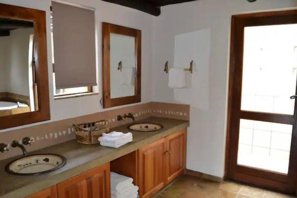 Zebula Golf and Wildlife Estate - Moonlit Sky 10 pax - Moi Signature Luxury villa view 4
