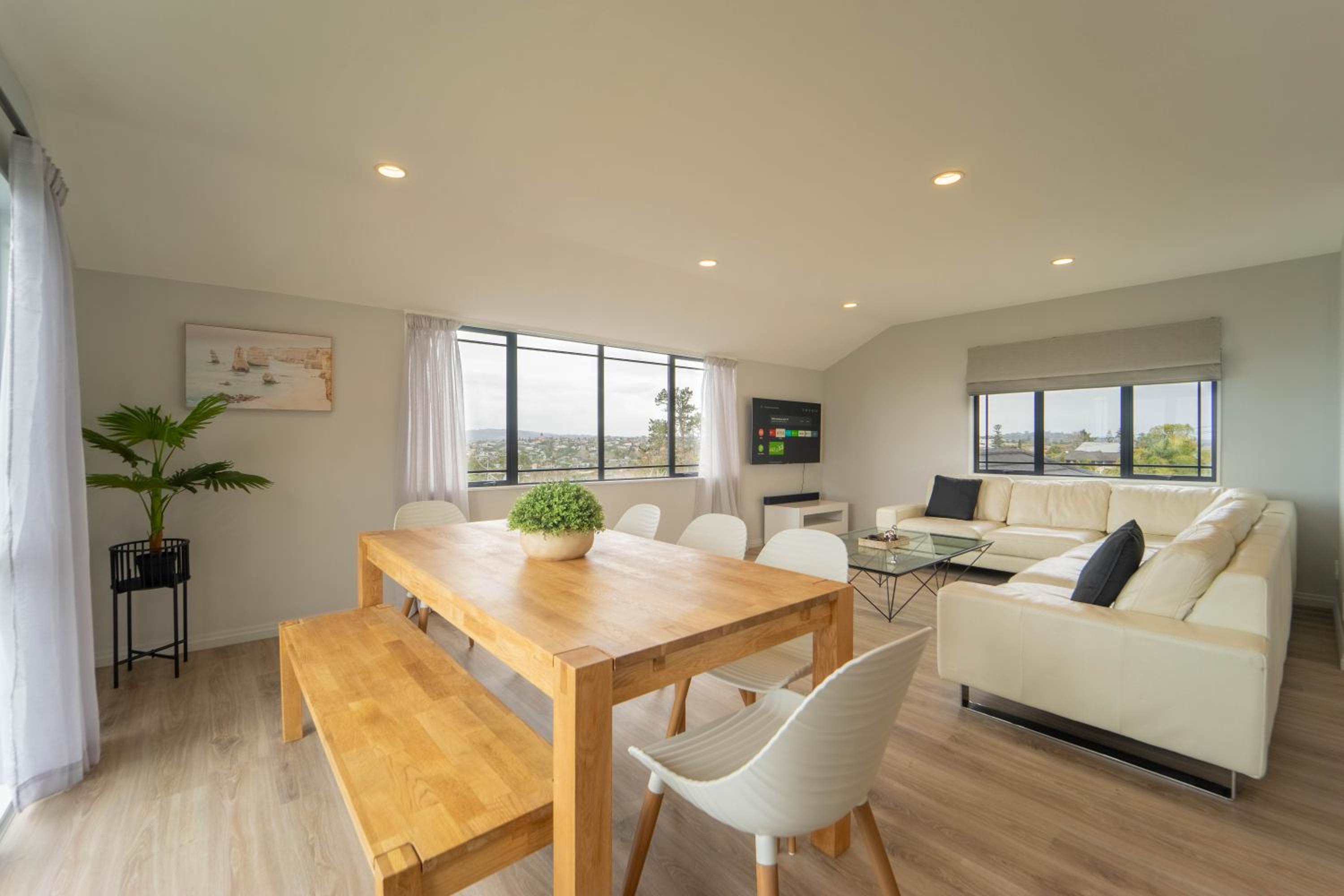 Family Friendly Oceanview Howick Home - Pets+ view 3