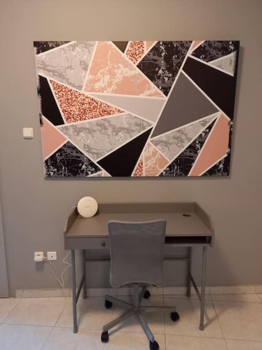 Renovated modern 3bdr flat w/balcony