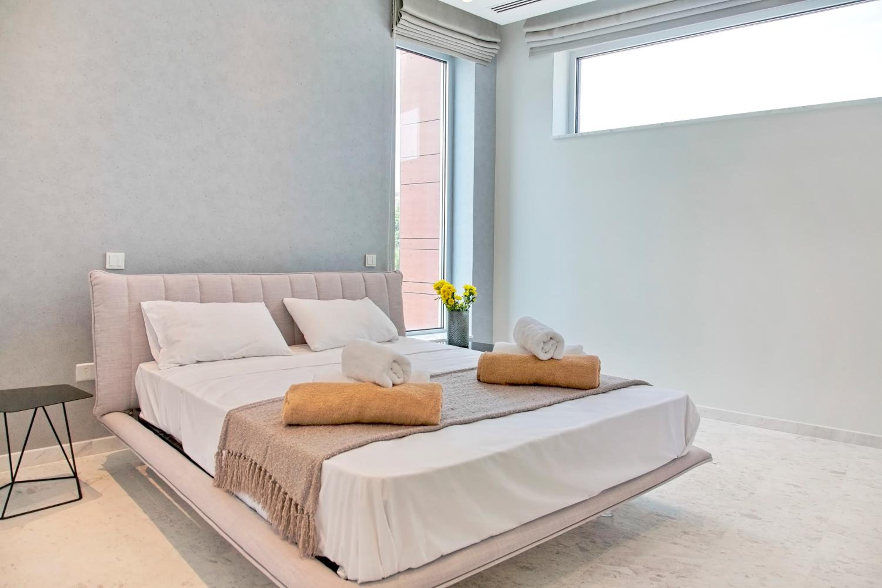 Sea Pearl Luxury Beachfront Villas