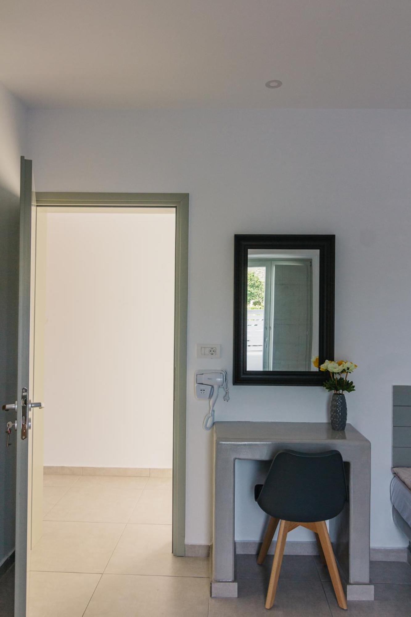 Photo 32
