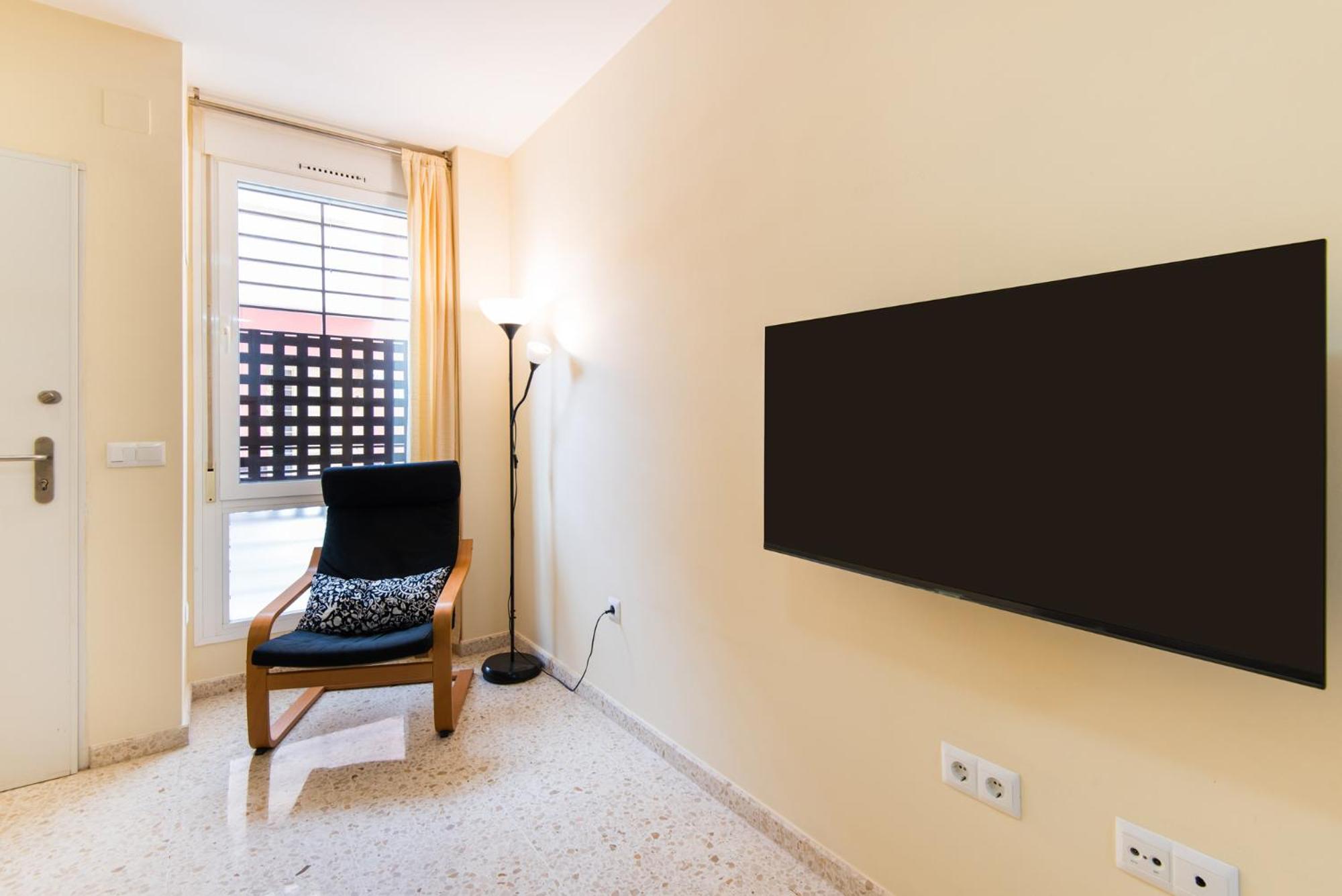 VICTORIA SQUARE- CENTER Apartment