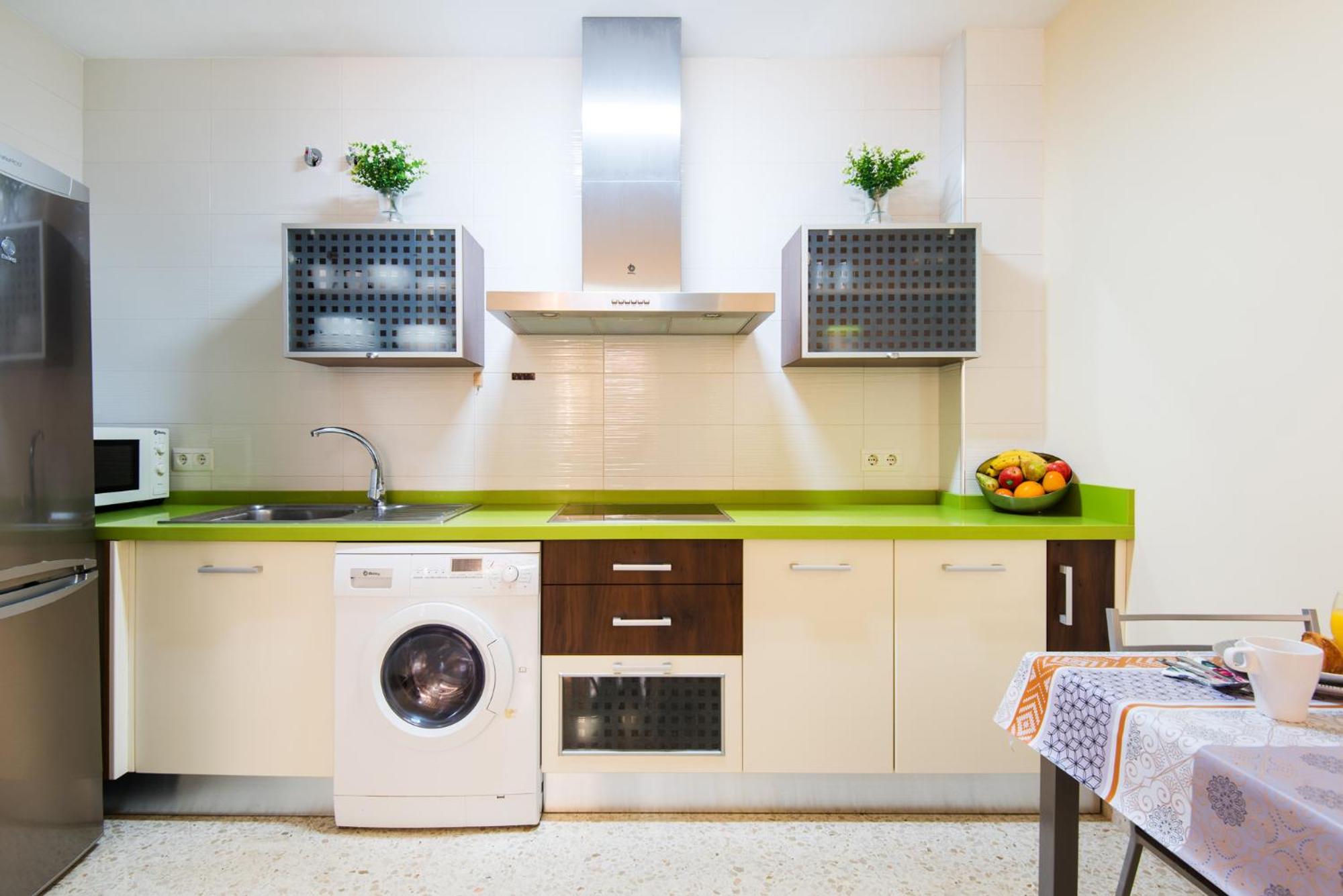 VICTORIA SQUARE- CENTER Apartment