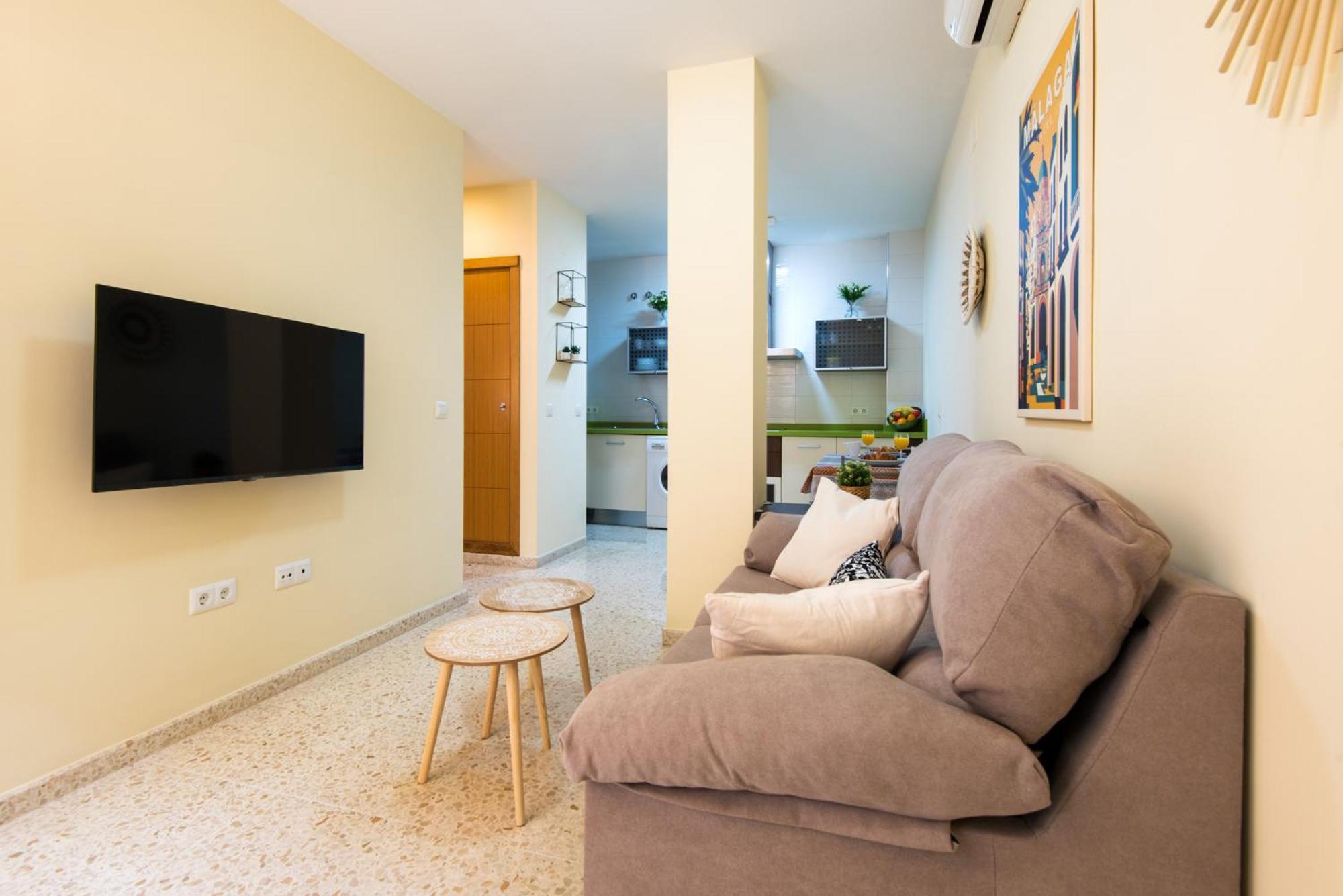 VICTORIA SQUARE- CENTER Apartment