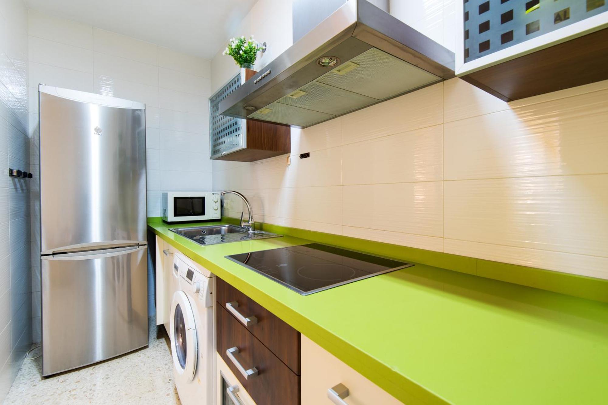 VICTORIA SQUARE- CENTER Apartment