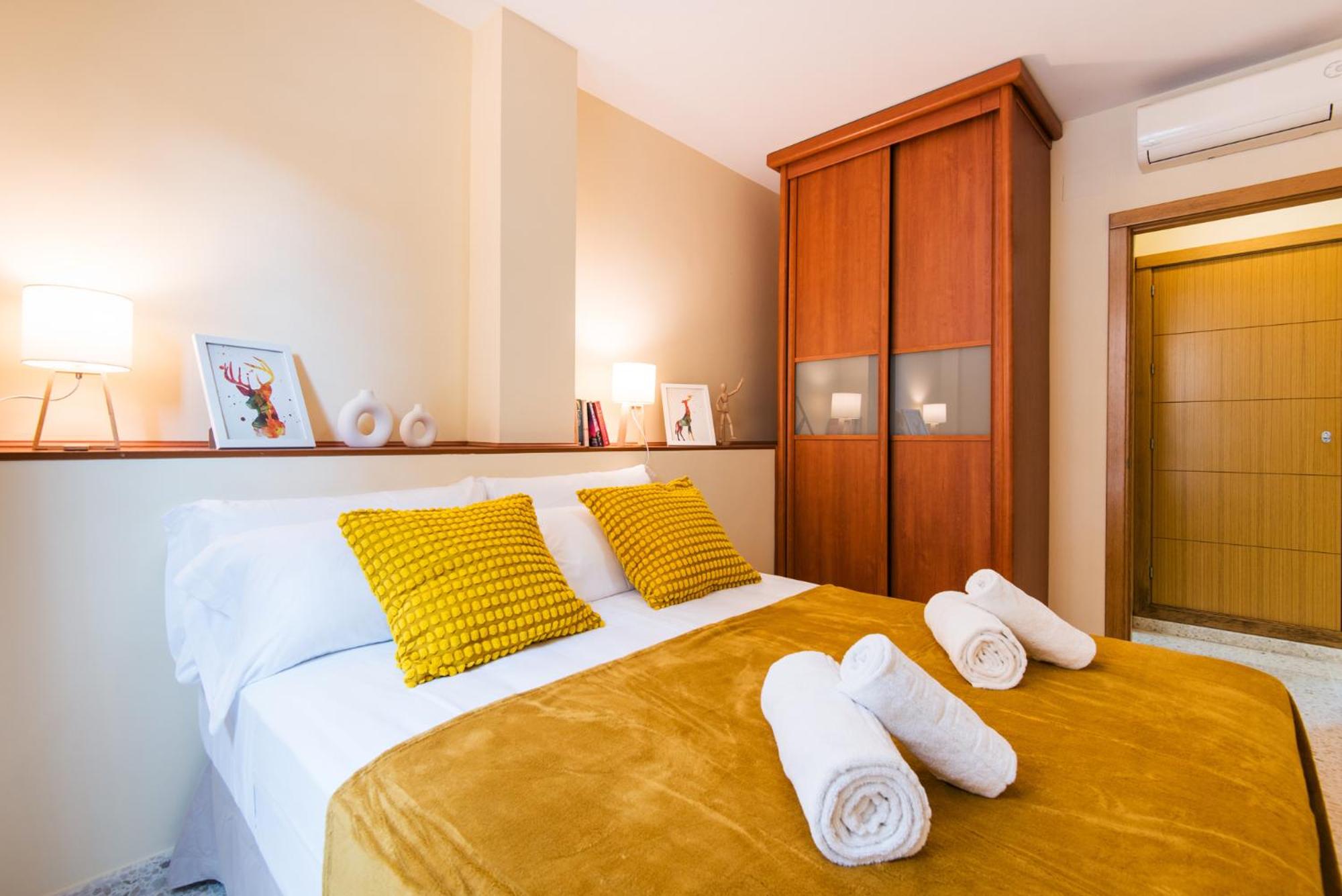 VICTORIA SQUARE- CENTER Apartment