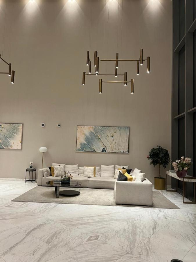 Burj Khalifa view, 3 Bedroom Apartment in Boulevard Point, Connected to Dubai Mall