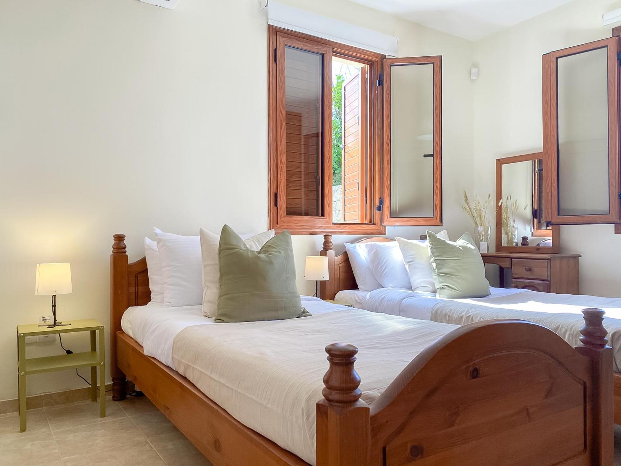 Phaedrus Living: Serenity Villa Lysos