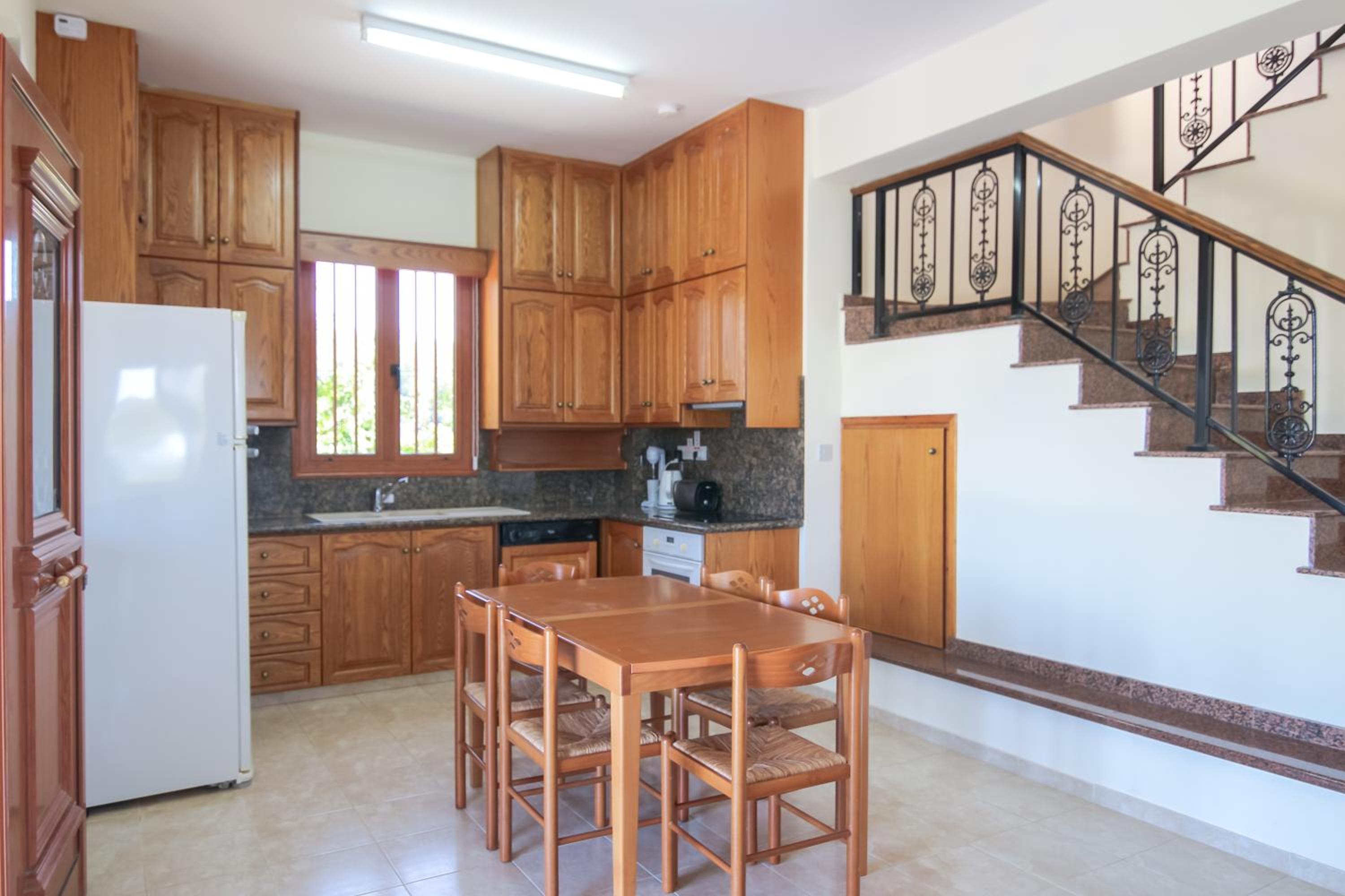 Phaedrus Living: Serenity Villa Lysos