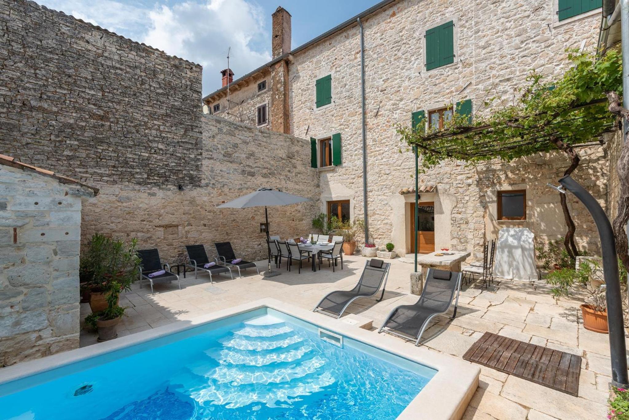 Vila Flavia view 3