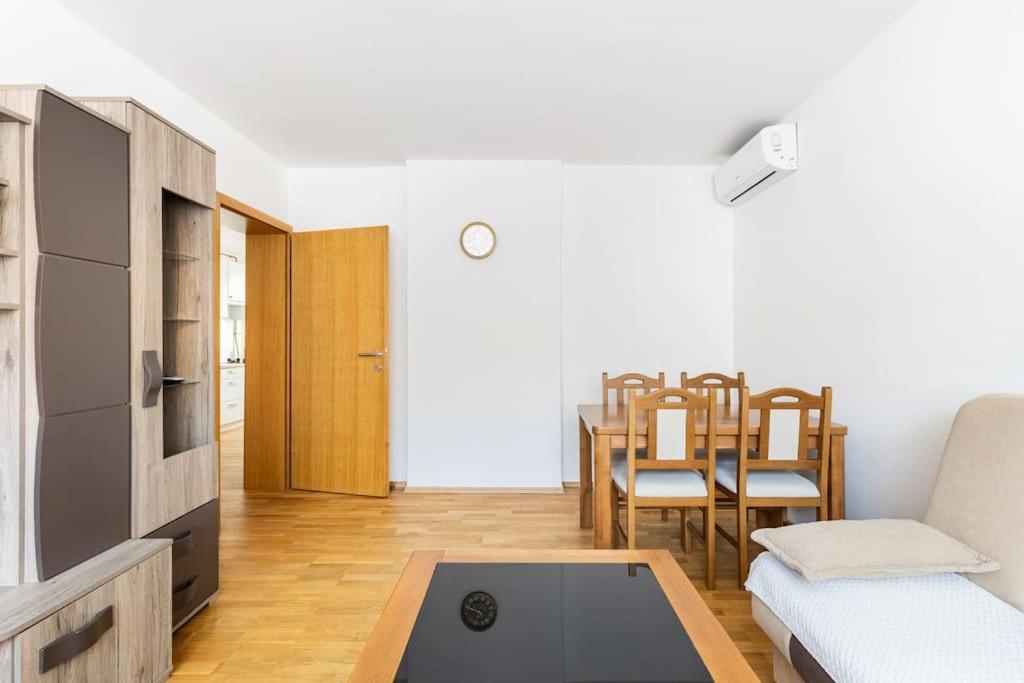 Apartman DINO